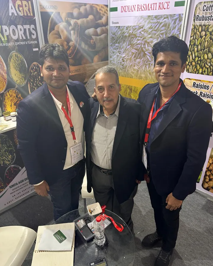 Sunita Agri Exports team meeting buyers at an international food fair
