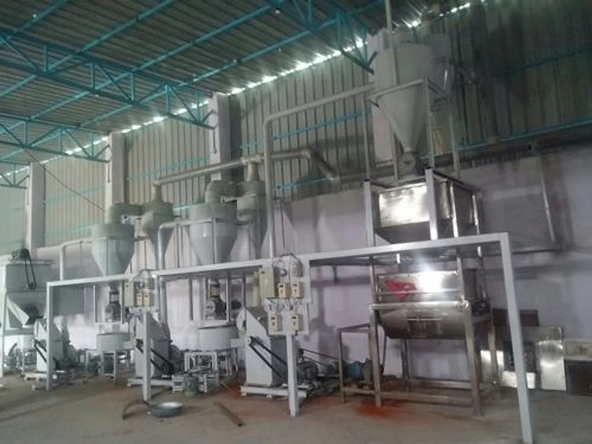 Pulveriser and blending line
